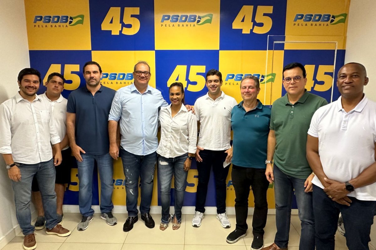 Presidente da Câmara Municipal, Carlos Muniz se filia ao PSDB