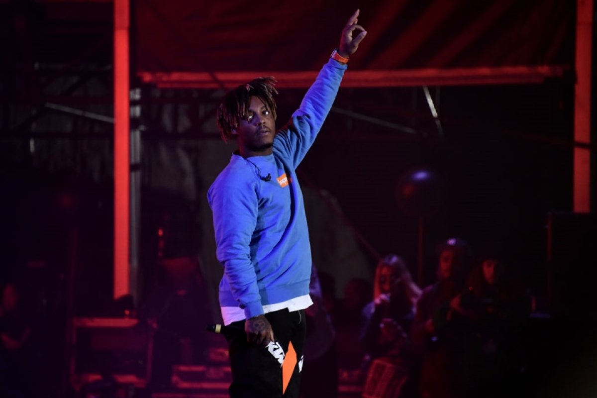 Rapper morre aos 21 anos após sofrer convulsão