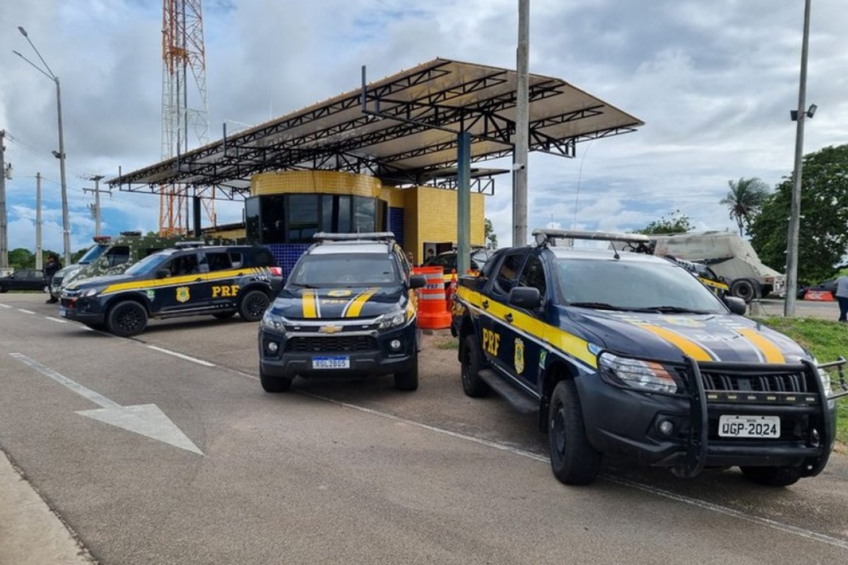 PRF prende homem com 5,85 Kg de cocaína escondidos em tanque de combustível na BR-116