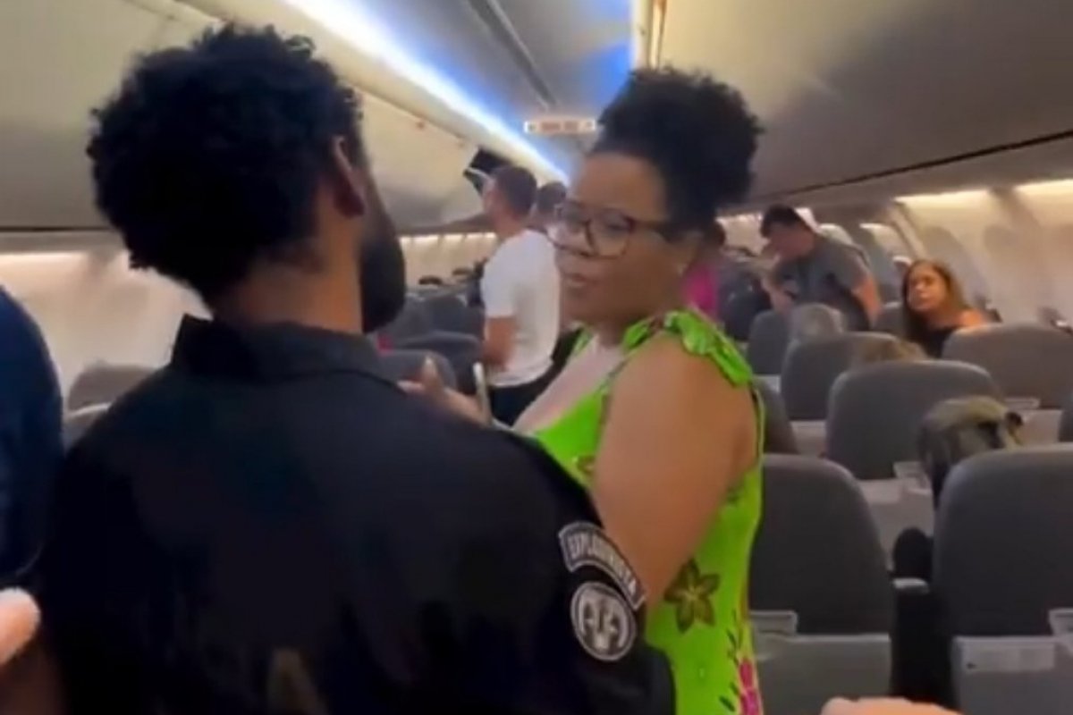 PF instaura inquérito para investigar caso de passageira expulsa de voo em Salvador