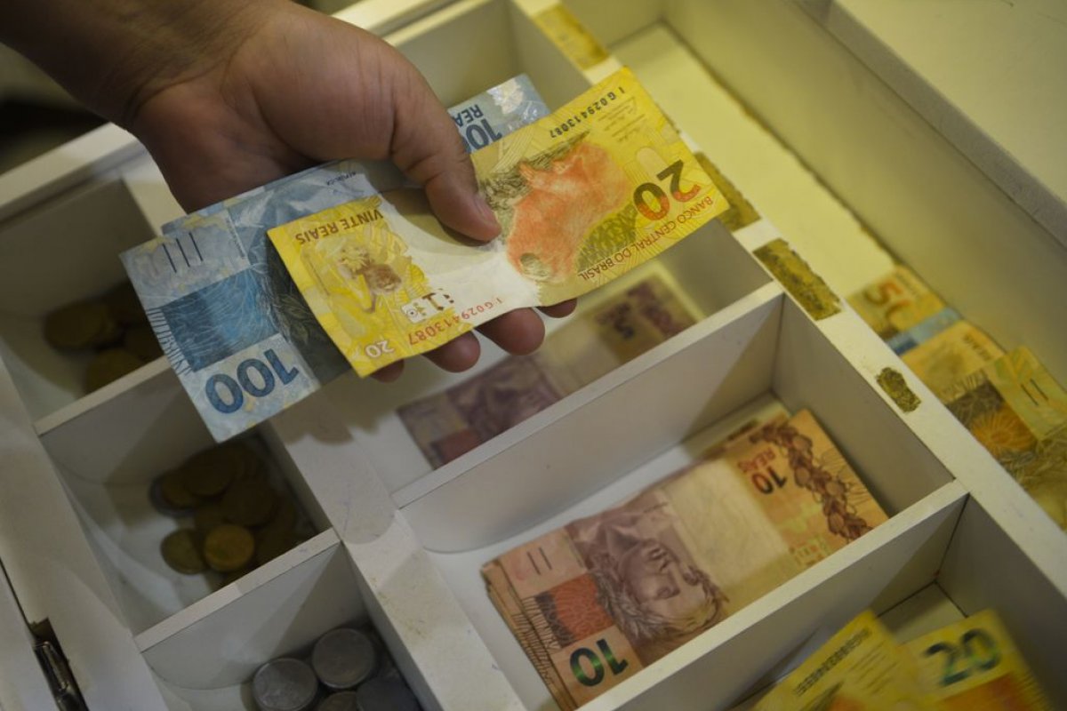 Bahia está entre os estados com o 3º salário mais baixo do país