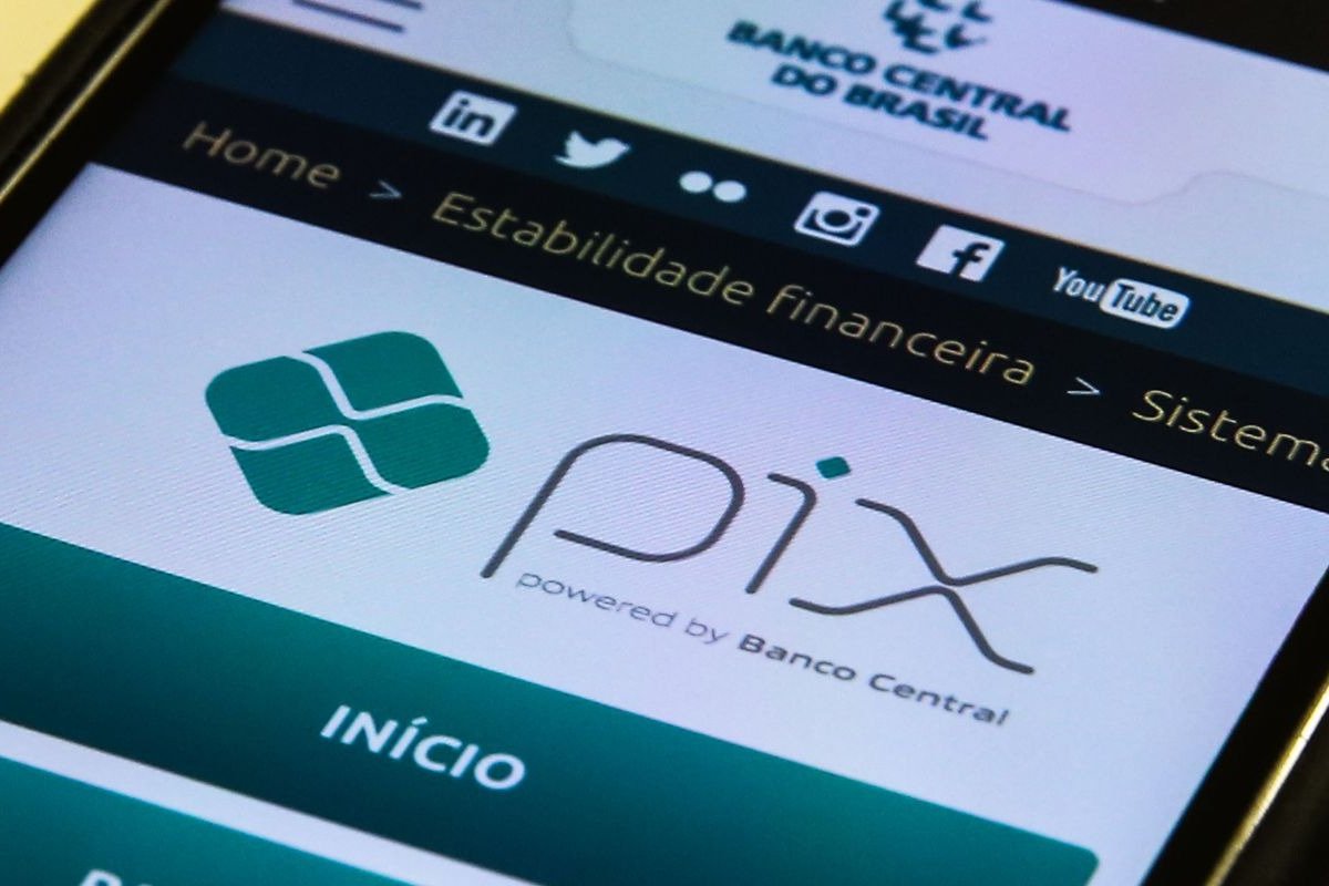 3 em cada 4 consumidores brasileiros utilizam PIX para compras online