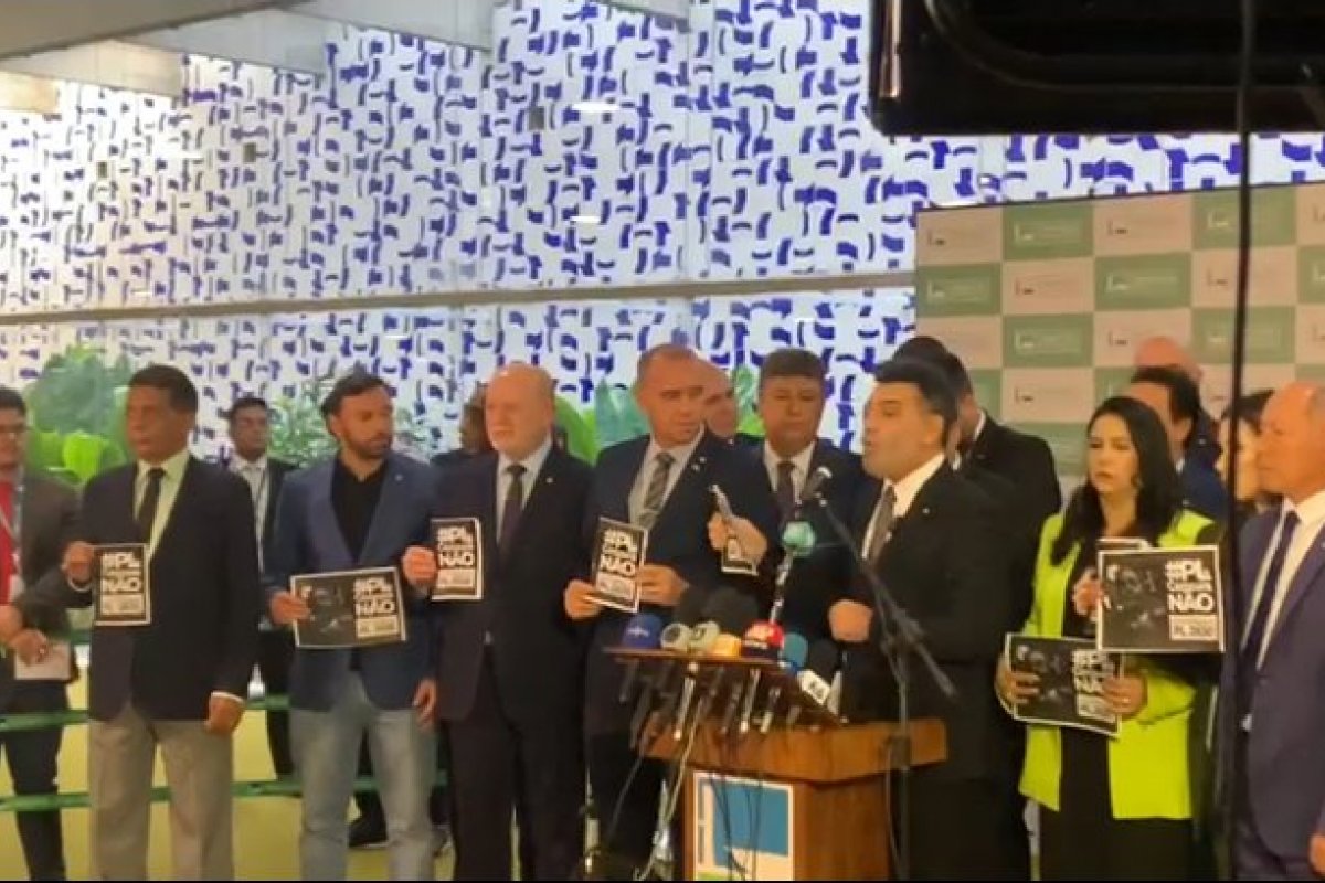 Vídeo: Marco Feliciano se posiciona contra a PL das Fake News