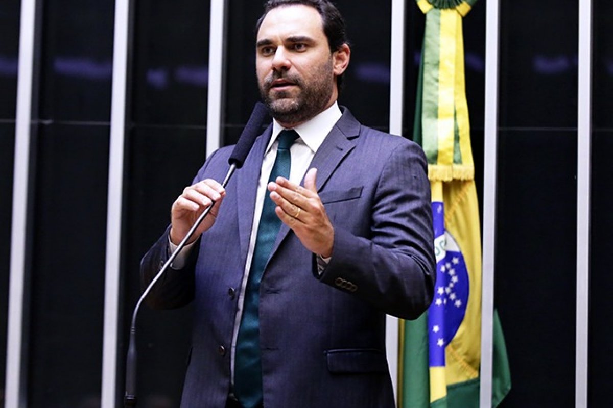 Vídeo: Federação PSDB-Cidadania diz que votará contra PL das Fake News