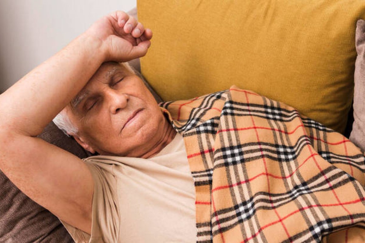 Cochilos de mais de 30 minutos estão associados à obesidade, diz estudo