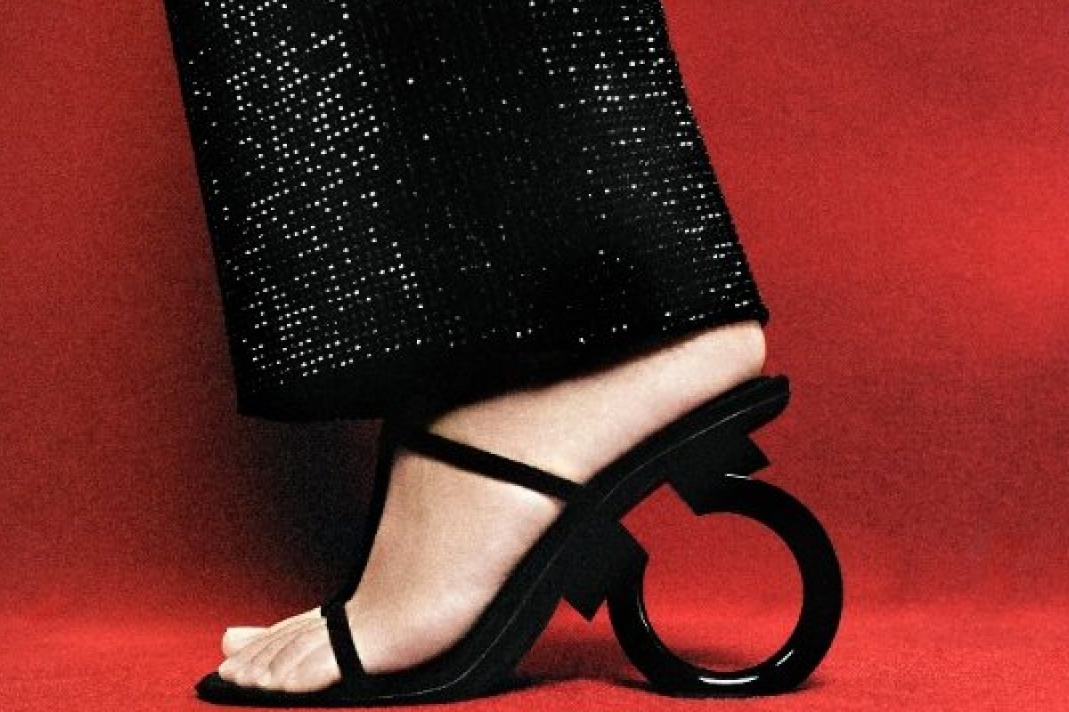 Ferragamo apresenta: sandália Elina para primavera-verão 2023!