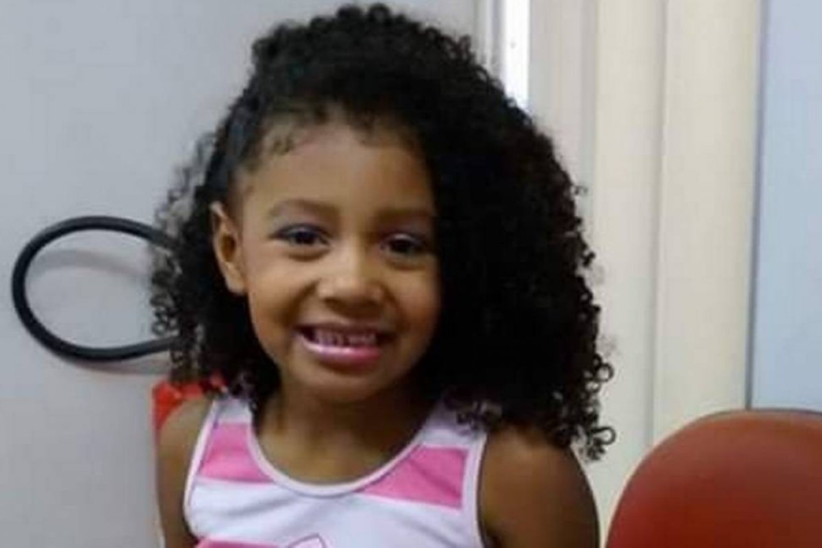 Justiça torna réu e afasta PM acusado de matar Ágatha Félix