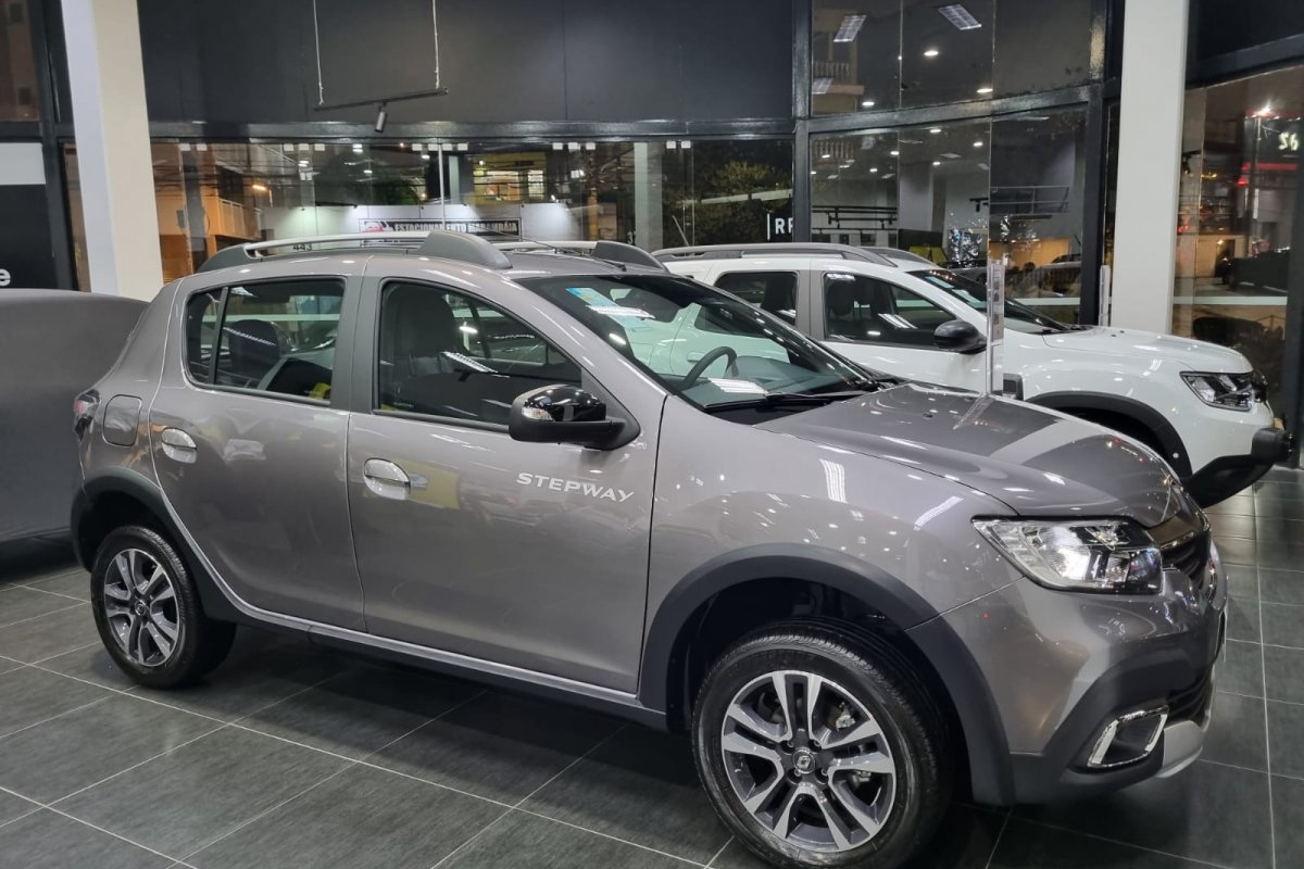 Renault inaugura concessionária gerida por mulheres em SP