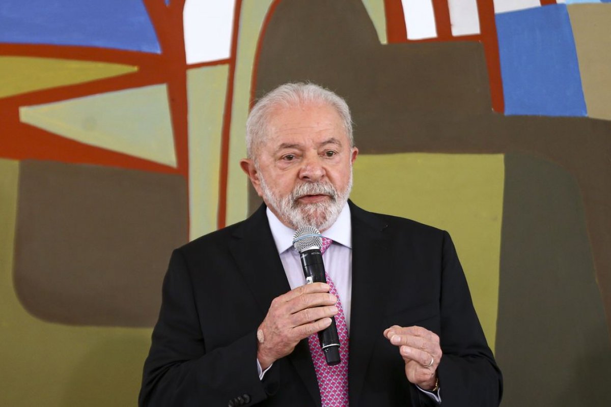 Lula encaminha ao Congresso PL de reajuste do salário mínimo acima da inflação 