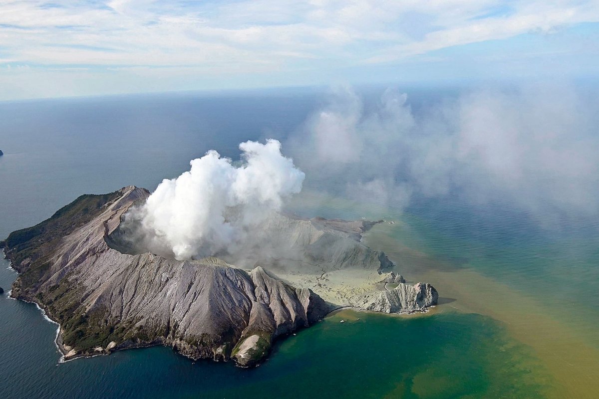 Polícia afirma não ter esperança de encontrar mais sobreviventes da erupção na Nova Zelândia