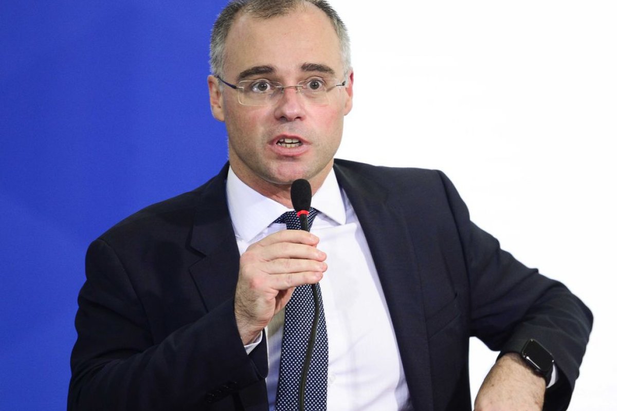 André Mendonça rejeita denuncia contra 200 manifestantes do 08 de janeiro