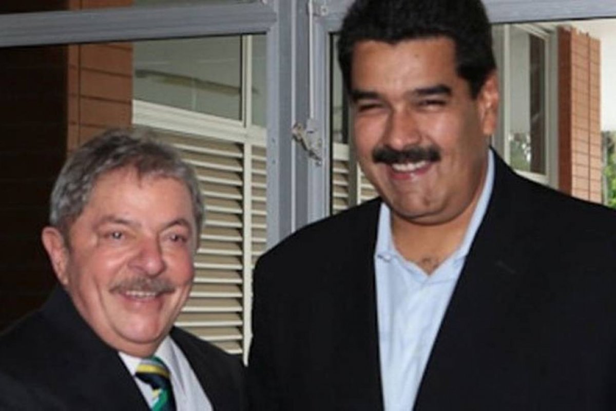 Lula deve receber Maduro em Brasília no final de maio, diz coluna
