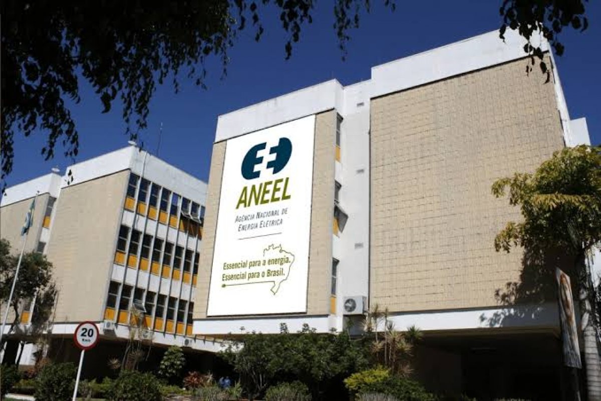 Atraso do governo e da Aneel para solucionar térmicas a gás, adia desconto de 5,2% na conta de luz