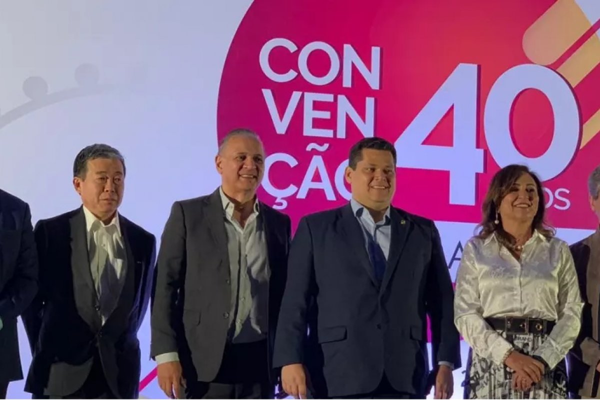 Davi Alcolumbre viaja em jatinho da FAB para ir a evento nos EUA