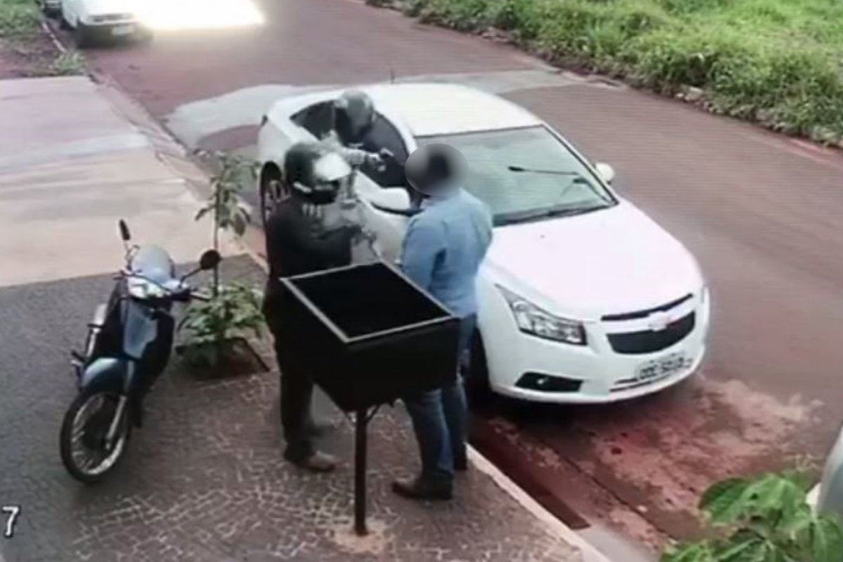 Homem é baleado na cabeça durante assalto e sobrevive