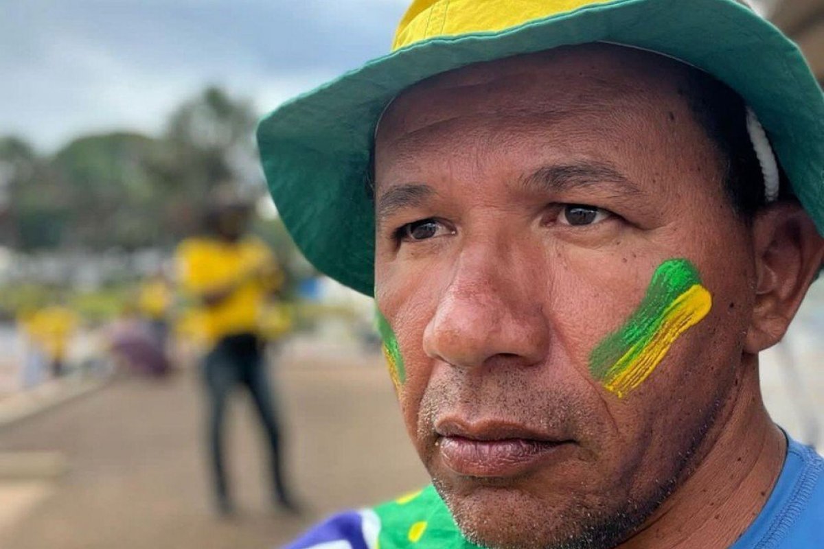 Ex-vereador de Feira preso por 8 de janeiro é autorizado a cumprir prisão domiciliar e deixa Batalhão de Choque na Bahia