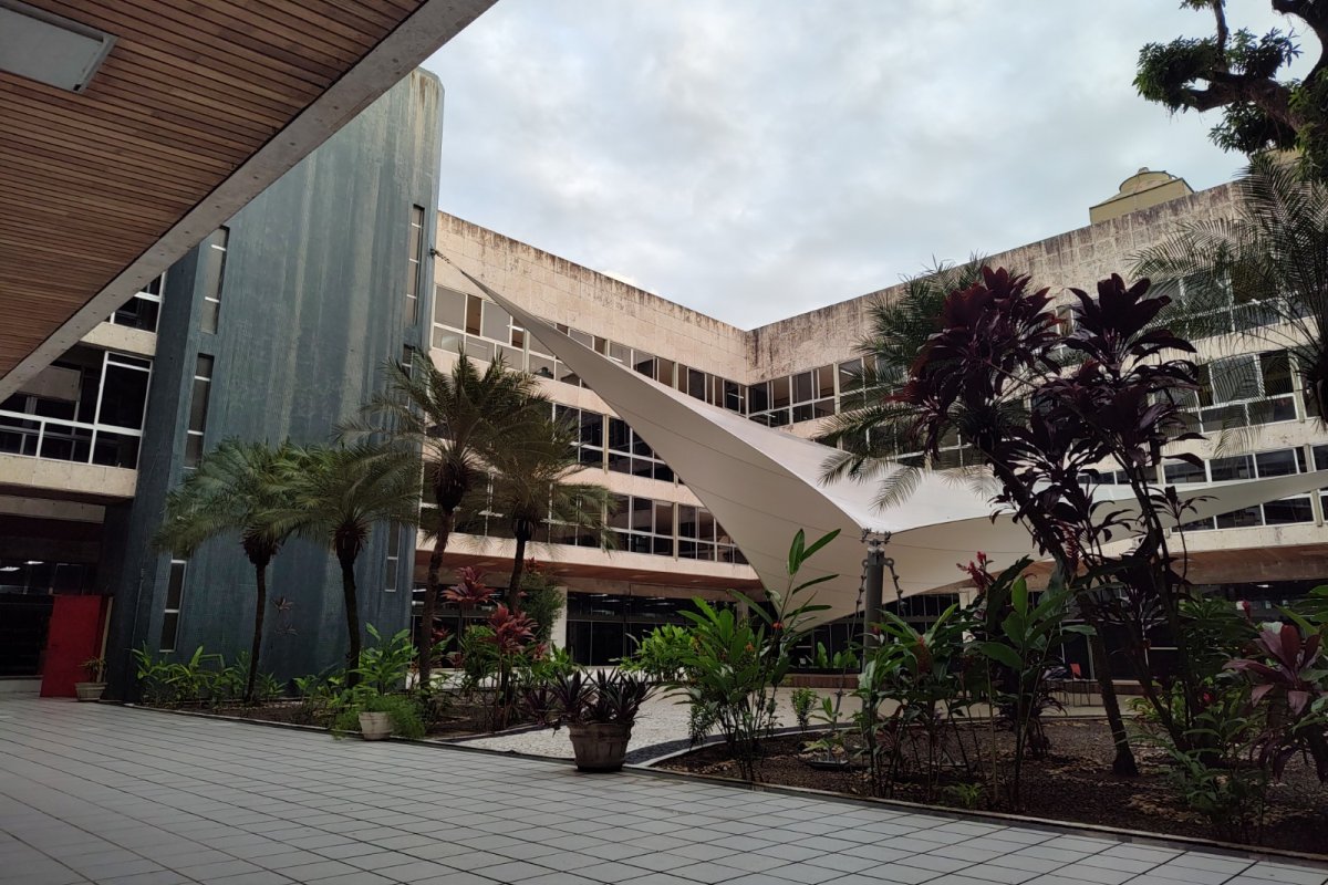 Biblioteca Central celebra aniversário de 212 anos com programação especial