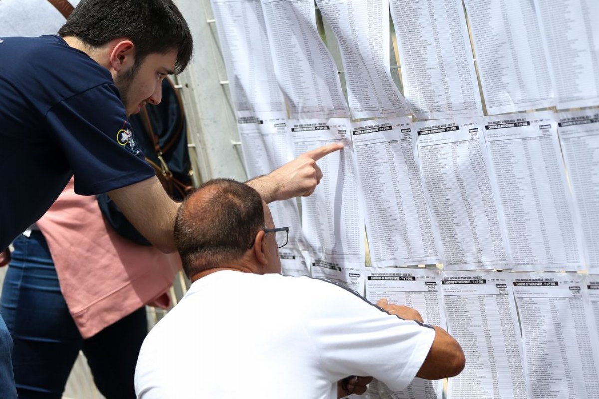 Inscrição no Enem 2023: resultado da isenção da taxa já está disponível para consulta