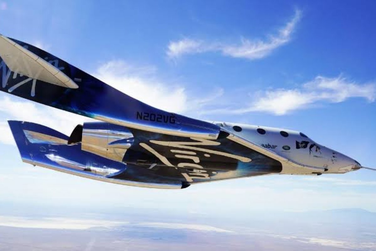 Virgin Galactic retoma voos comerciais ao espaço após anos de espera