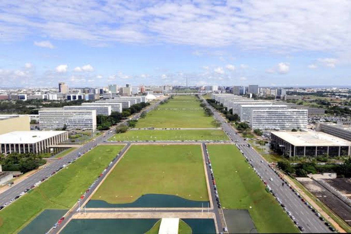 Governo anuncia instalação de 62 mil grades de proteção em Brasília