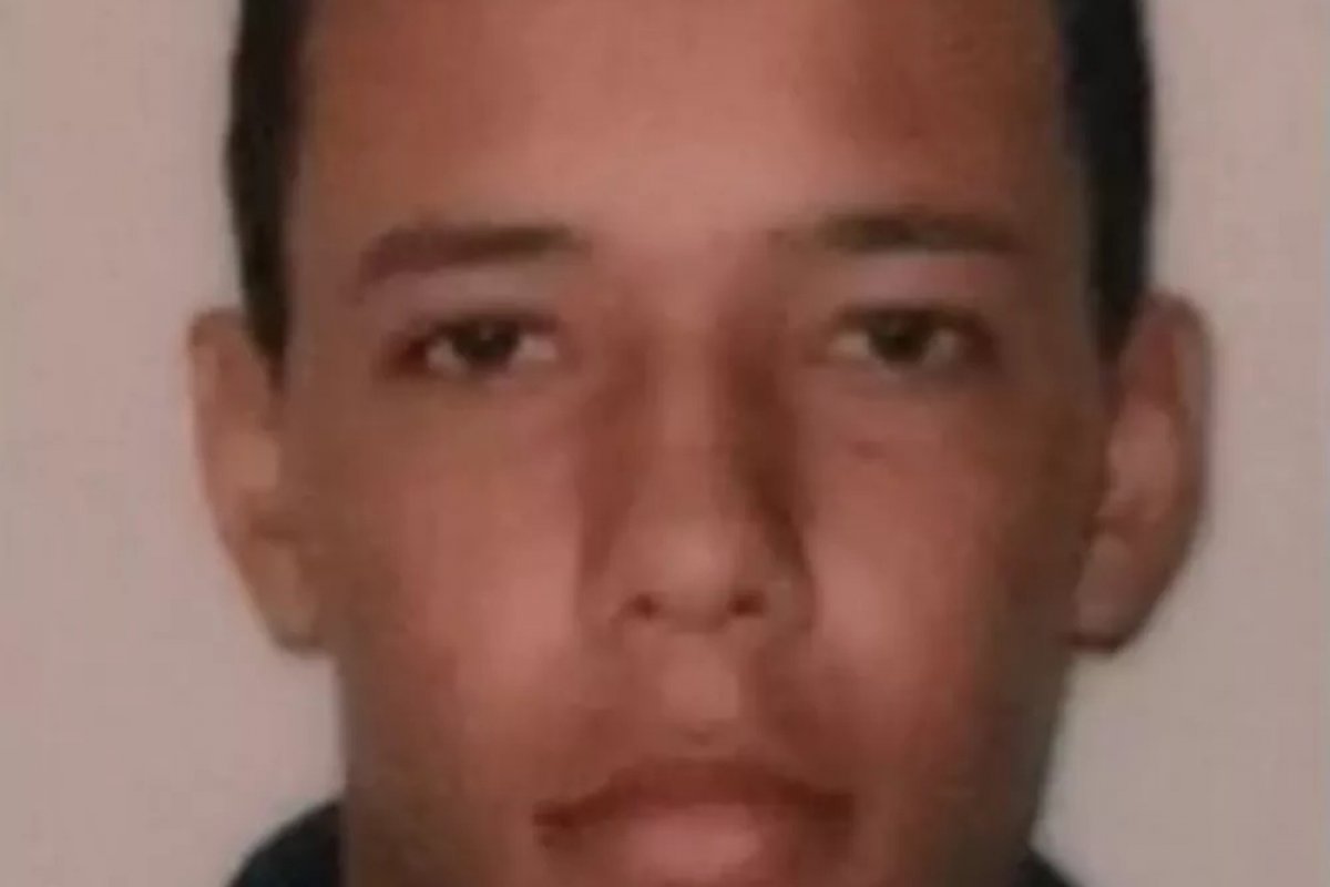 Homem que matou namorada de 16 anos a facadas é condenado por feminicídio