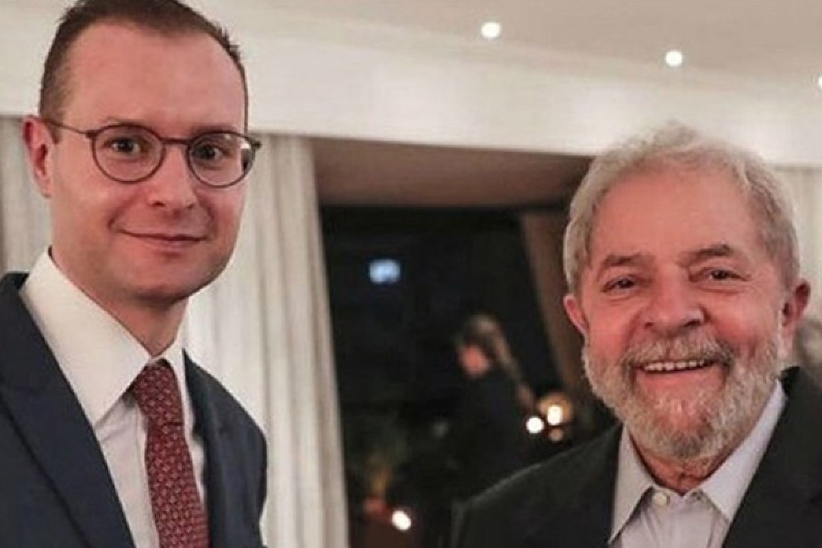 Ações de Fachin e Toffoli no STF preparam caminho para Lula indicar Zanin, diz coluna