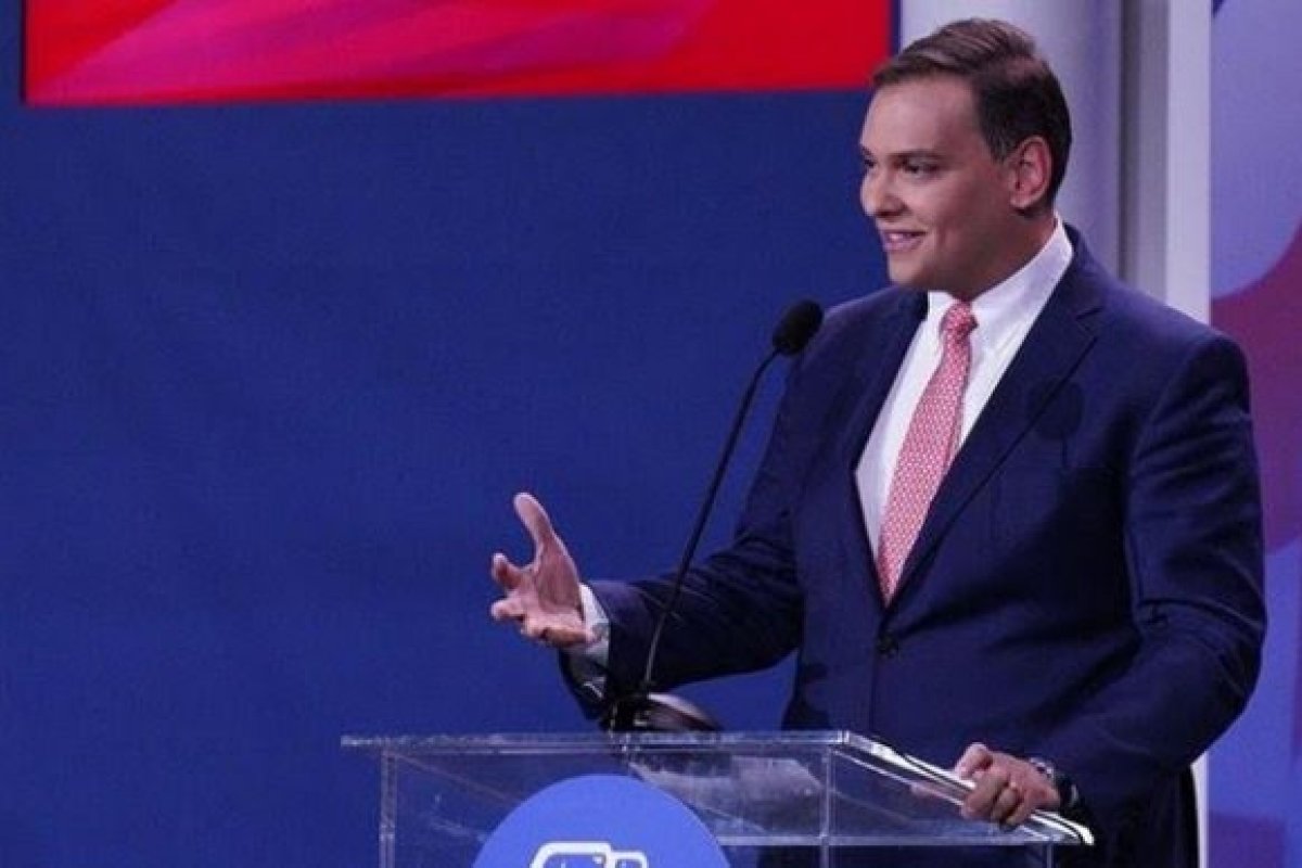 George Santos, deputado americano de origem brasileira, é preso nos EUA