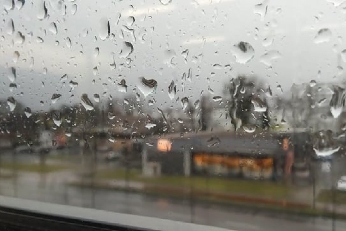 Tempo chuvoso deve permanecer em Salvador até 24 de maio