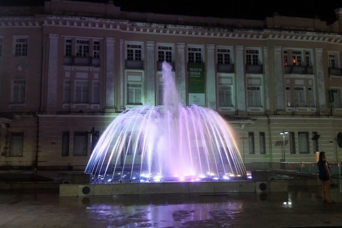 Corpo de homem é encontrado em praça de Salvador