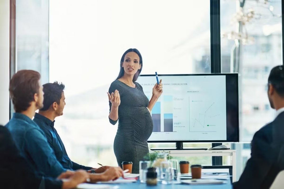 No Brasil, 43,9% das mães acreditam que a maternidade as mudaram profissionalmente