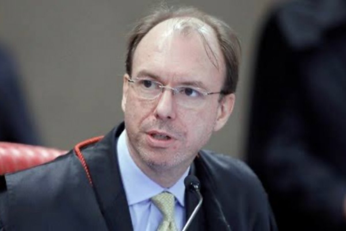 Carlos Horbach desiste de ser reconduzido como Ministro do TSE