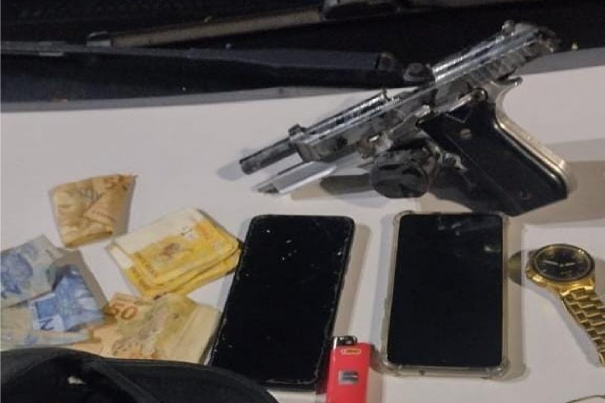 Salvador: PM prende três homens em flagrante com arma de fogo