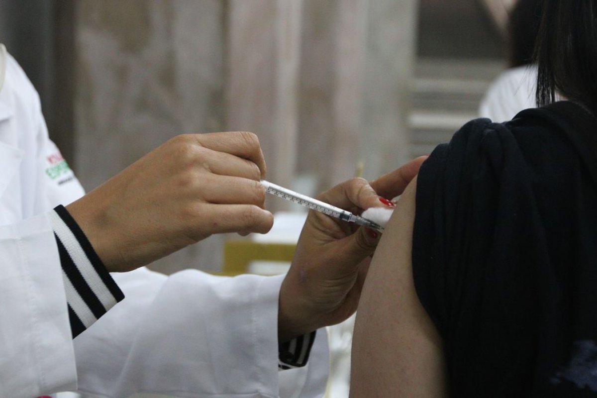 Brasil tem 16 milhões de vacinados com dose bivalente contra covid-19