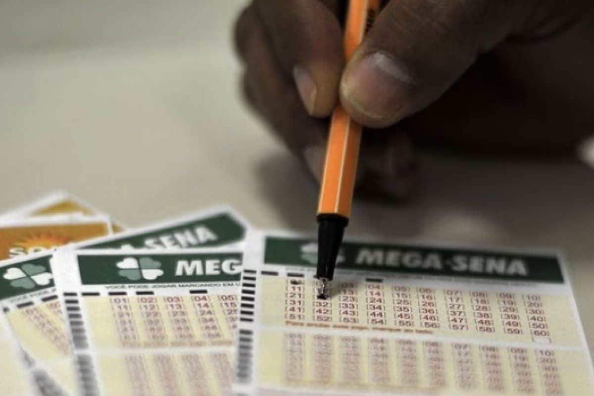 Concurso da Mega-Sena deste sábado acumula e prêmio chega a 10 milhões