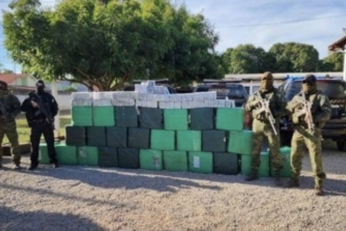 PF apreende uma tonelada de cocaína após receber denúncia de aeronave usada para tráfico de drogas