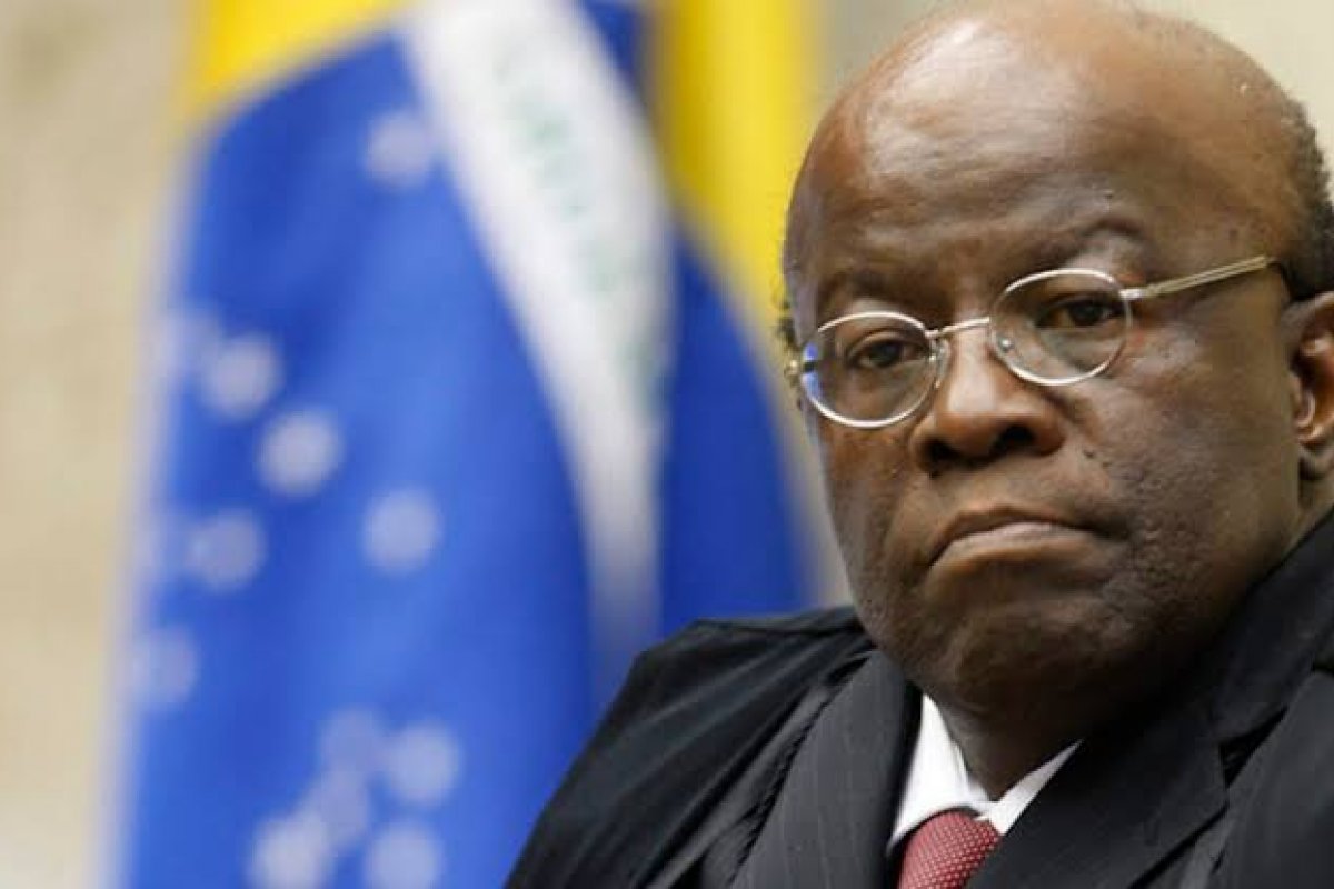 Joaquim Barbosa critica postura do governo Lula e defende indicação de ministro negro para o STF