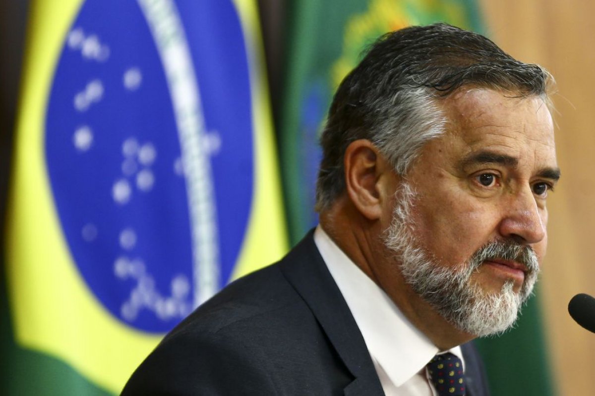 Governo afirma não interferir no calendário de votação de projeto contra fake news