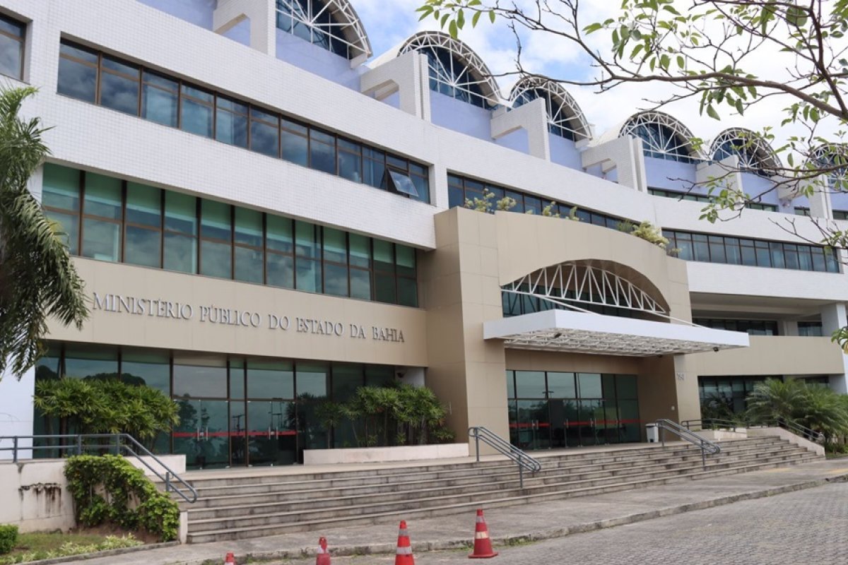 Servidores da Guarda Municipal de Poções são denunciados por desvio de salários