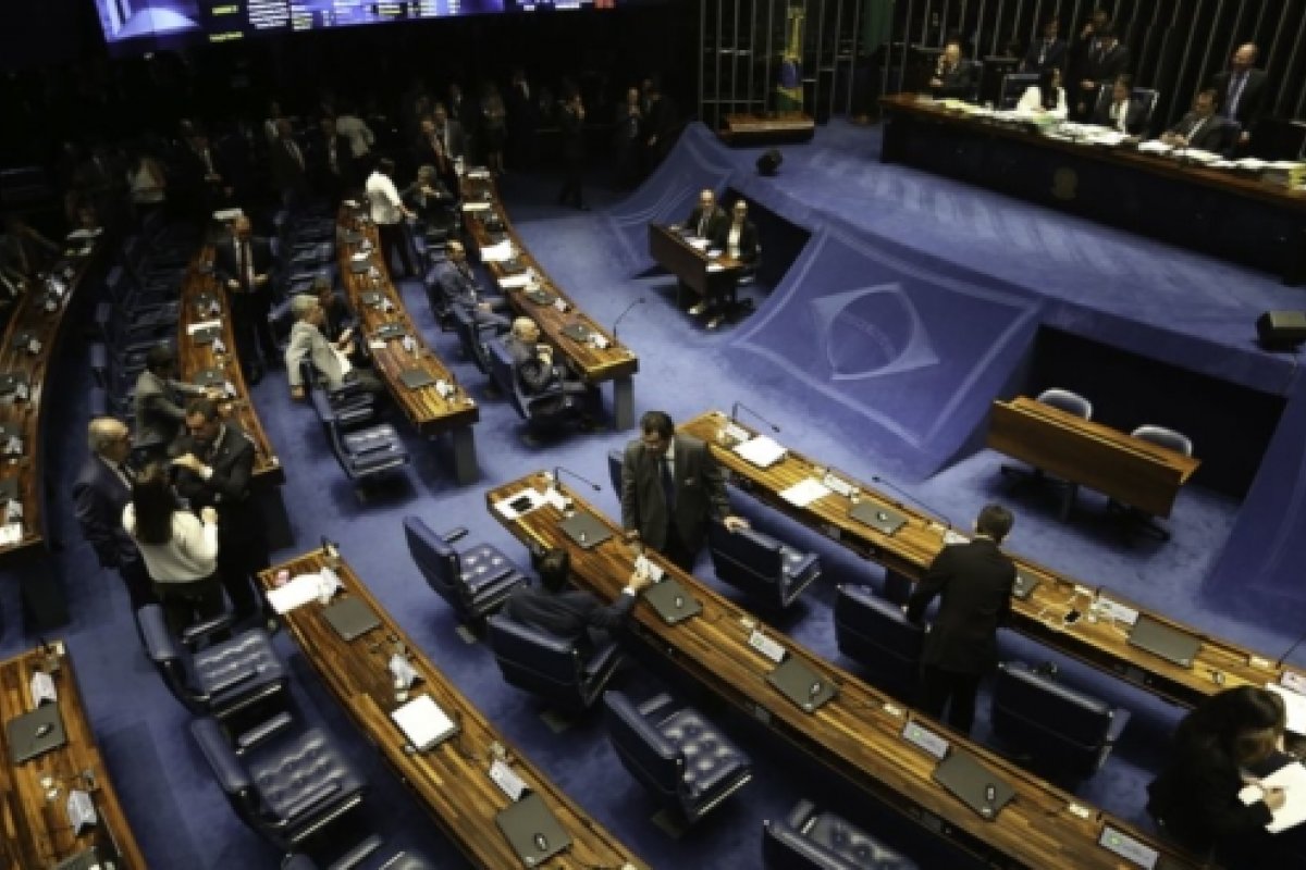 CCJ do Senado vota nesta terça projeto para retomar prisão após 2ª instância
