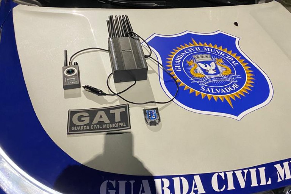 Guarda Civil Municipal recupera dois veículos após troca de tiro com suspeitos em Salvador