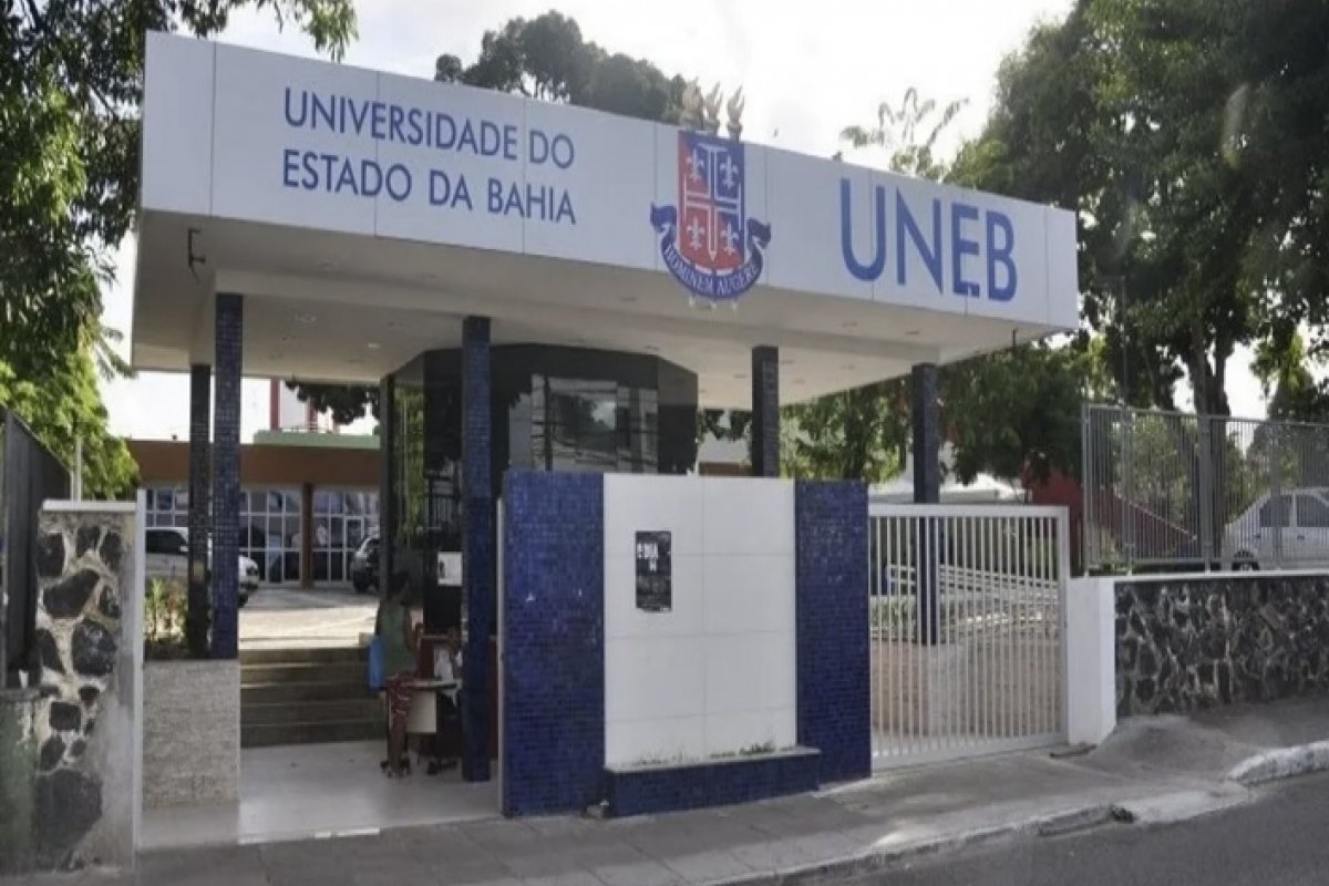 Professores das universidades estaduais da Bahia paralisam atividades por 24 horas