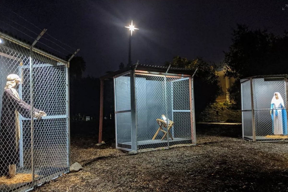 Pastora publica ilustração de Jesus, Maria e José como imigrantes presos em gaiola