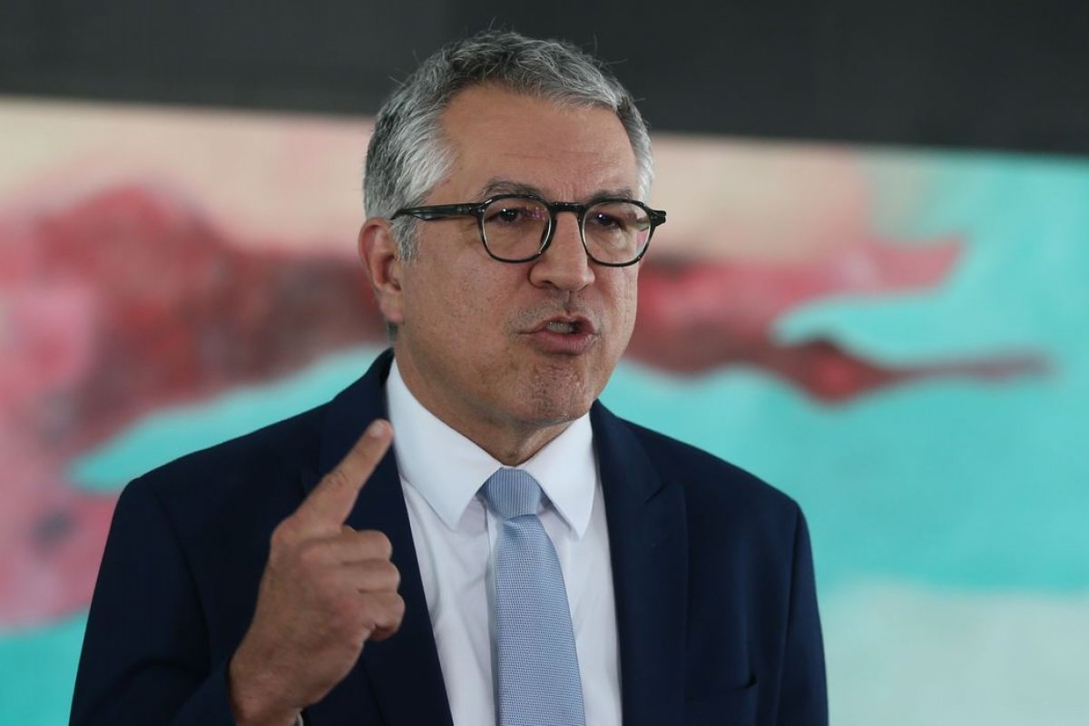 Ministro das Relações Institucionais destaca autonomia dos partidos na discussão sobre PEC de anistia eleitoral