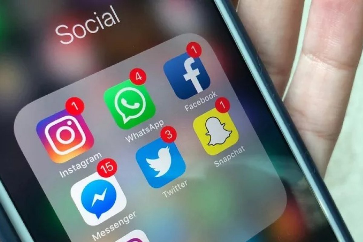 China fecha mais de 100 mil contas de notícias falsas em redes sociais