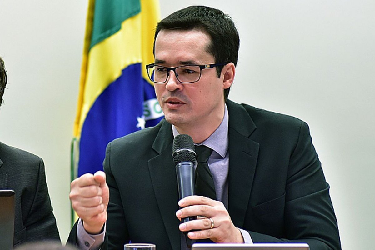 Governo ironiza cassação de Deltan Dallagnol com imagem de PowerPoint