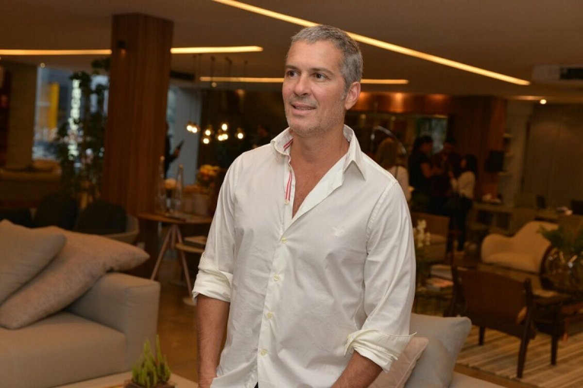 Artista plástico Gustavo Moreno premiará o melhor atleta da III Etapa do Campeonato Baiano de Futevôlei!