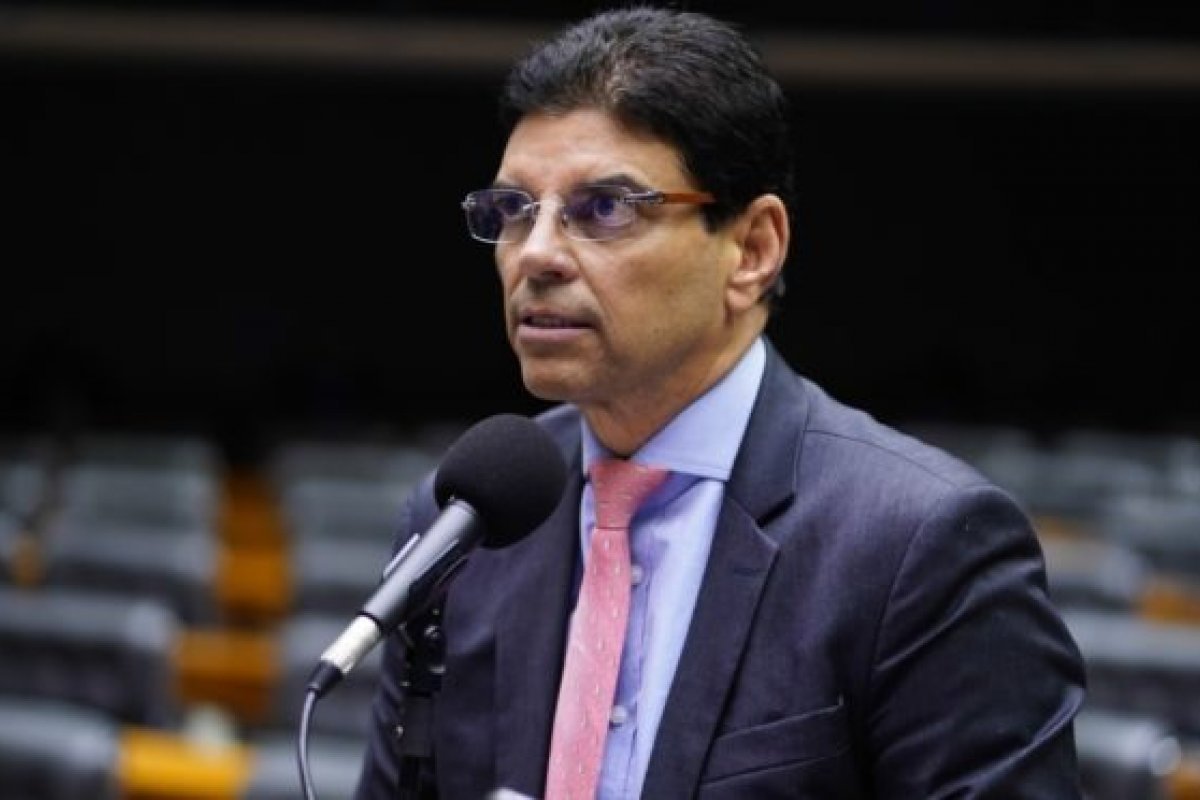 Cajado afirma que alterações no PL Complementar 92 modificam cálculo do aumento real