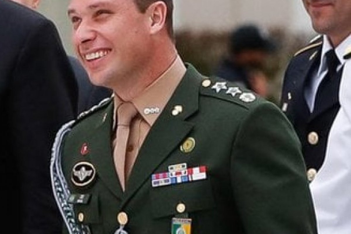 Mauro Cid fica em silêncio durante depoimento sobre suposta fraude em cartões de vacinação