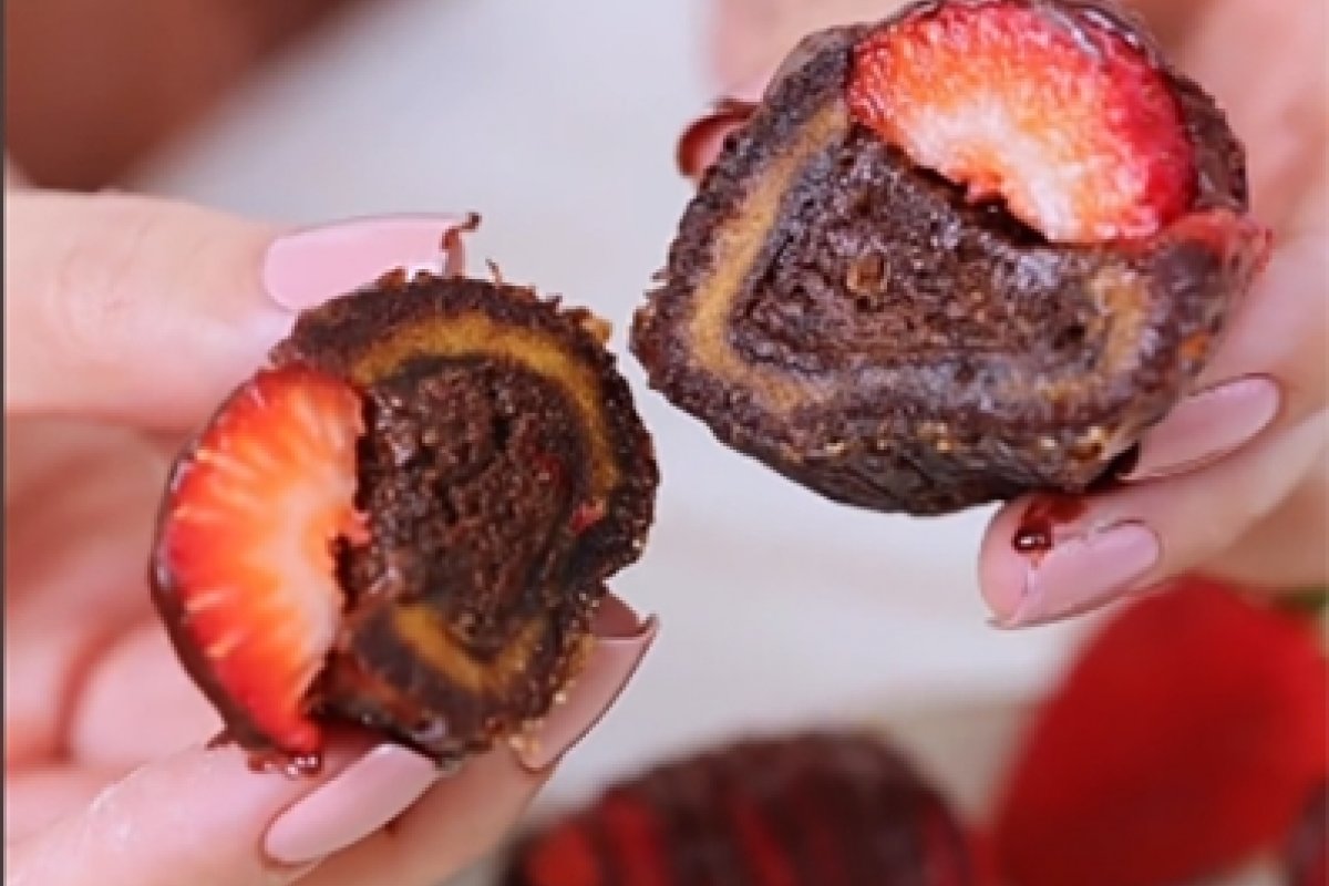 Aprenda a fazer docinho de Tâmara com Morango e Creme Proteico!