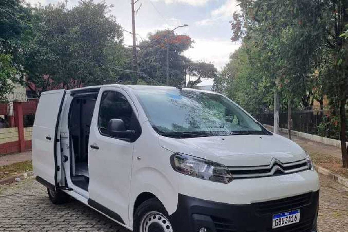 Farol da Bahia testa o Citroën e-Jumpy elétrico roda 330km com uma carga